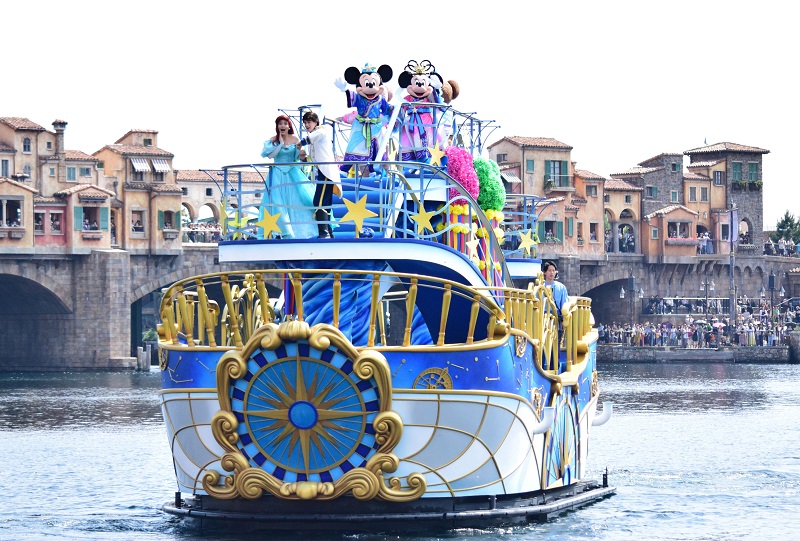 顧客満足度ランキング総合１位に輝いた浦安市の東京ディズニーシー＝２０１９年６月