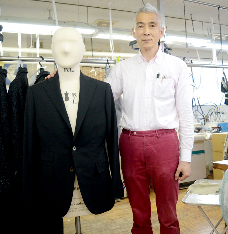 縫製を担当するアトリエフォルムの松田社長=九十九里町