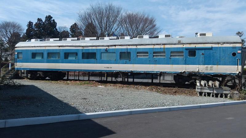 いすみ市内への移設を予定する５８３系電車食堂車「サシ５８１形」（梅原さん提供）