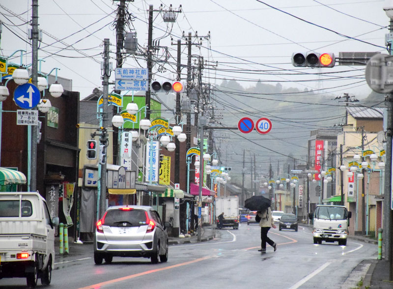 サーフィンが盛んな海岸部からは離れた場所にある商店街=一宮町(画像は一部加工してあります)