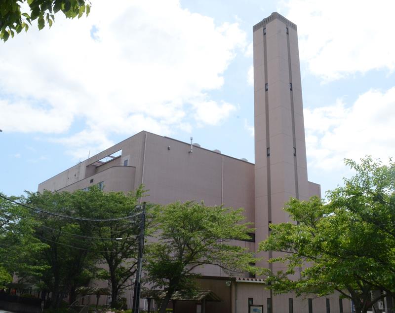 東金市外三市町環境クリーンセンターの外観=東金市三ケ尻