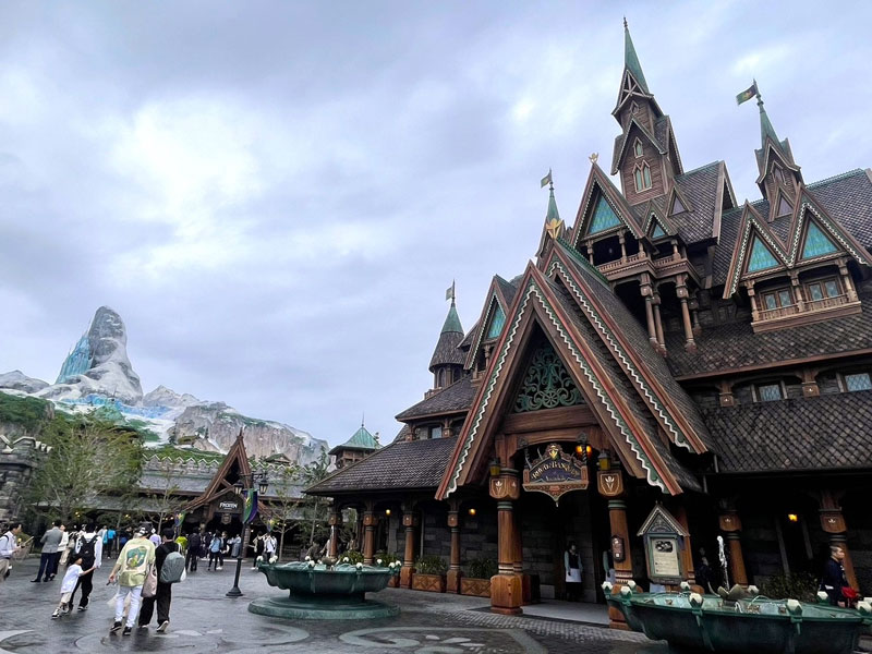 ファンタジースプリングスのフローズンキングダム＝５月、東京ディズニーシー