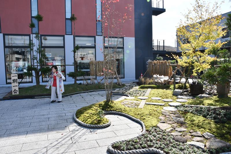 米どころの水郷地帯の景色などを表現した日本庭園「一期一会」=1日、香取市