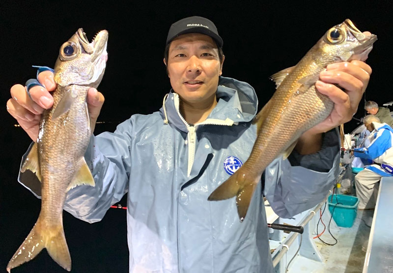 洲崎南沖で釣り上げたクロムツ(写真は「萬栄丸」提供)