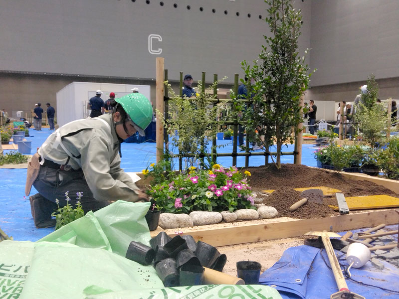 若年者ものづくり競技大会で、集中して作業する兒島さん(我孫子テクノスクール提供)