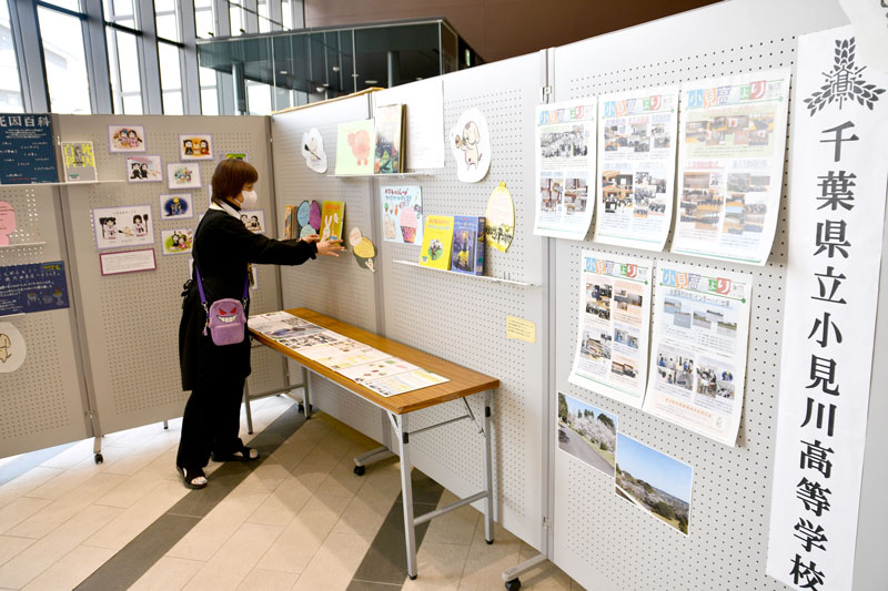 高校生の“推し本”に並び、新たに設けられた学校紹介コーナー