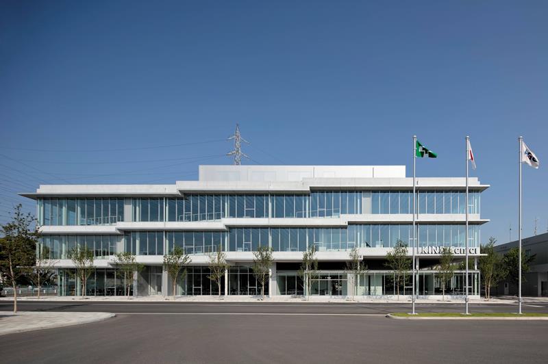 一般建築物の部で最優秀賞に選ばれたAGC千葉工場のKINDCenter(撮影:鳥村鋼一)
