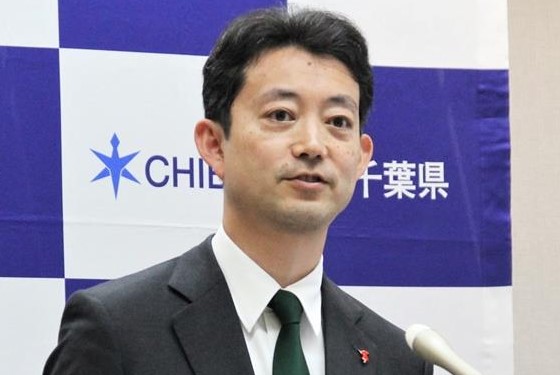 定例会見で記者の質問に答える熊谷知事=3日、千葉県庁