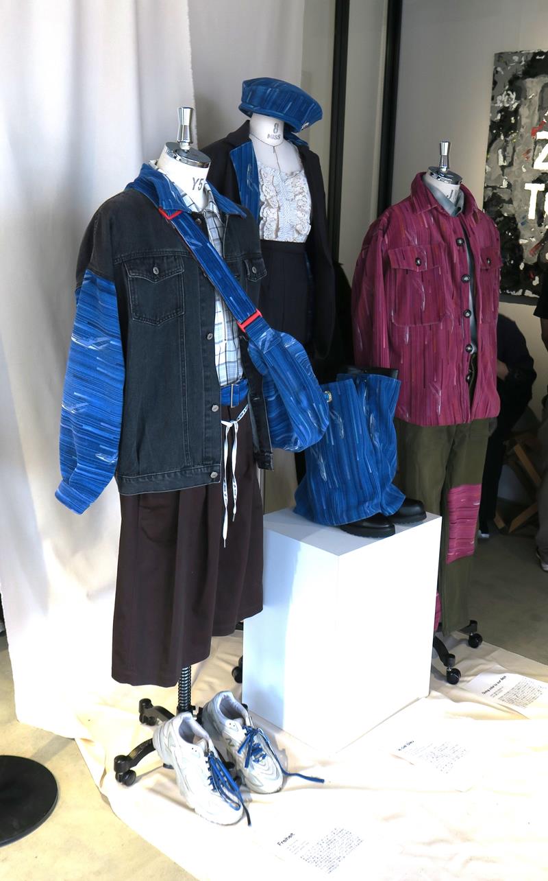 京成の座席シートを再利用して千葉大生が制作した服も展示