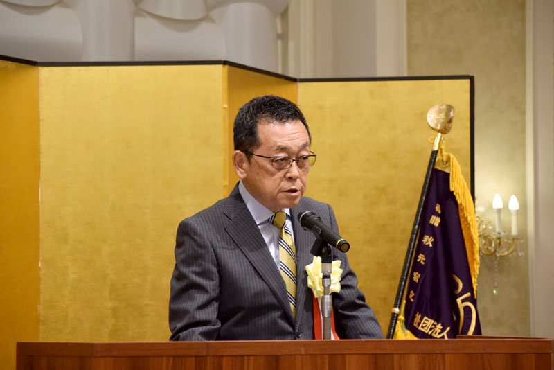 あいさつする伊藤理事長＝千葉市中央区